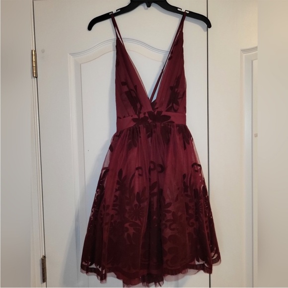 Dark Red Lace Tulle Cocktail Dress Medium - Picture 5 of 13